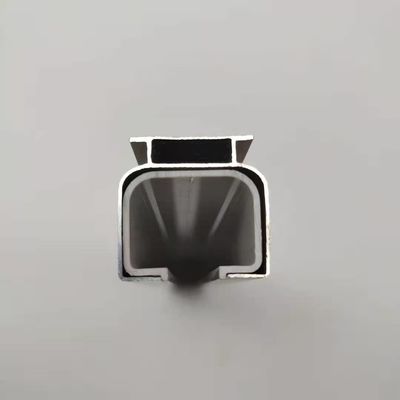 Dobra cena. Bezszumowa aluminiowa szyna kurtynowa o grubości 1,2 mm i grubości 28 * 23 mm z kołami w sieci