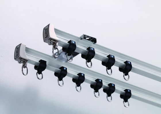 Un buen precio. Fácil limpiar el carril de cortina Bendable de la longitud de los 670cm para la ventana salediza En línea